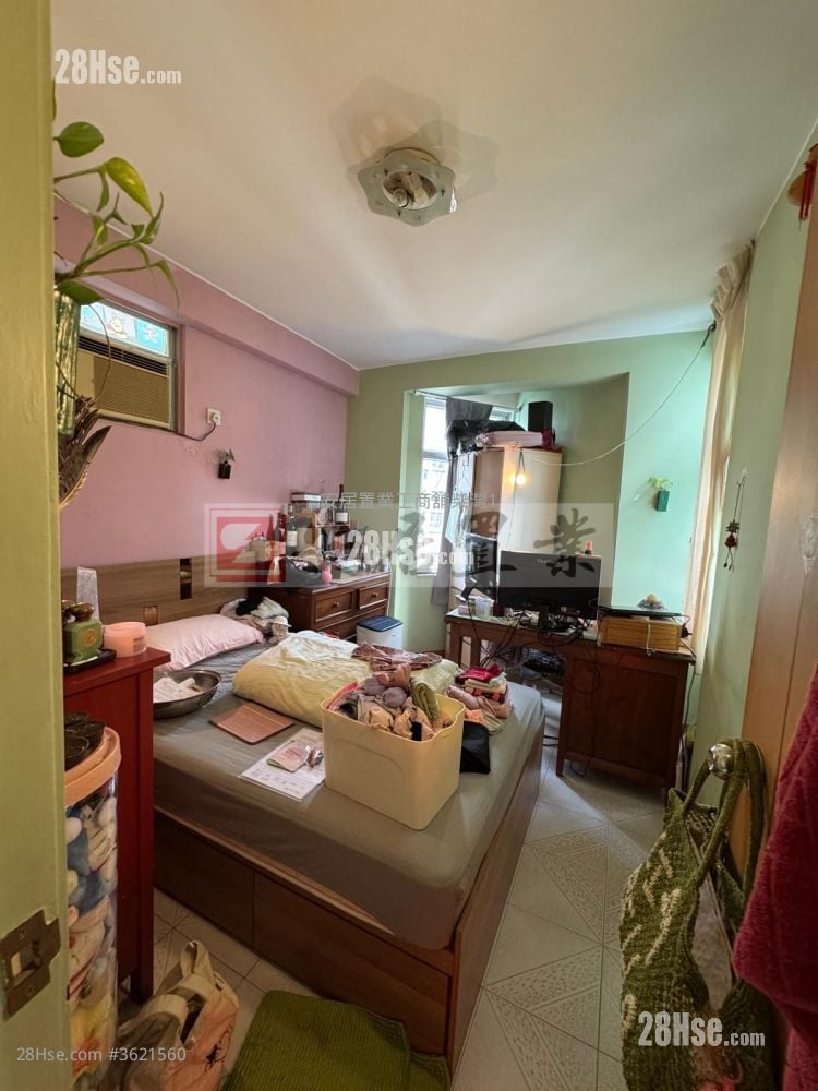 Neptune Terrace Sell 2 Bedrooms , 1 Bathroom 592 ft²