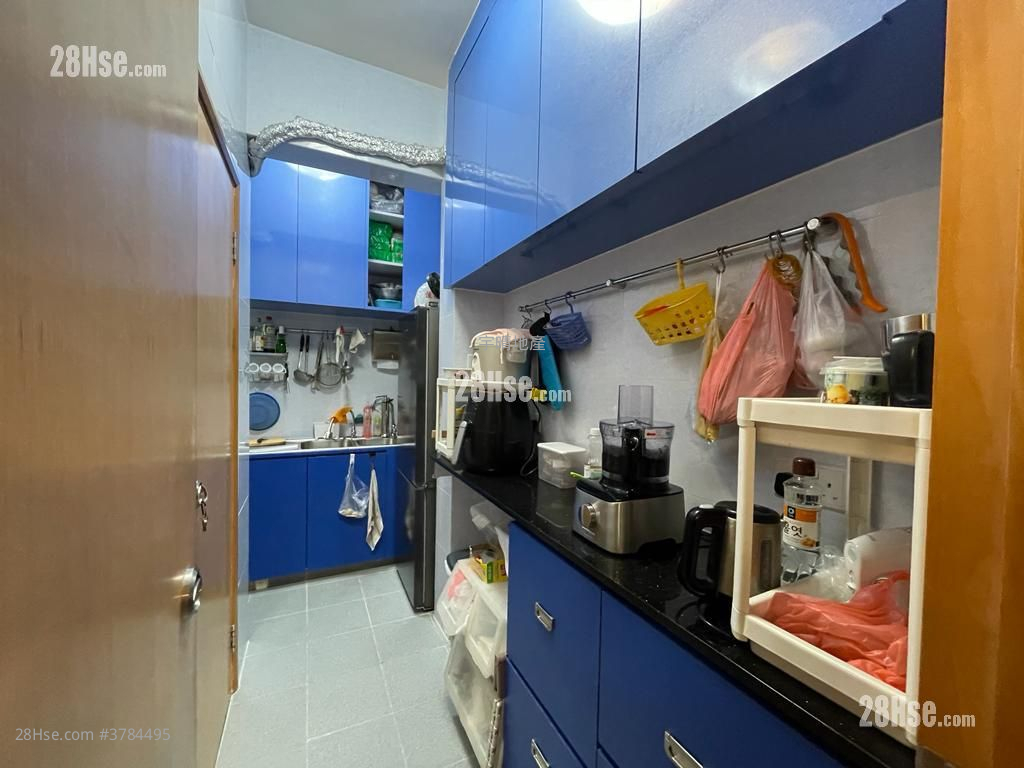 Yan On Building Sell 3 Bedrooms , 1 Bathroom 771 ft²