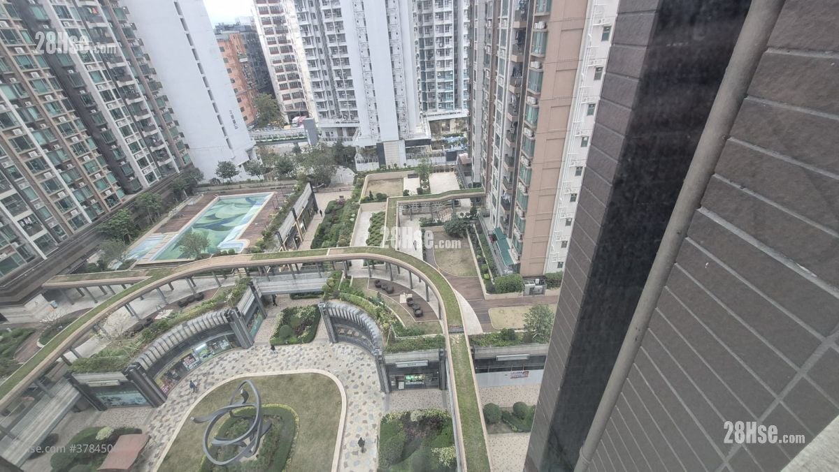 Yuccie Square Sell 2 Bedrooms 427 ft²