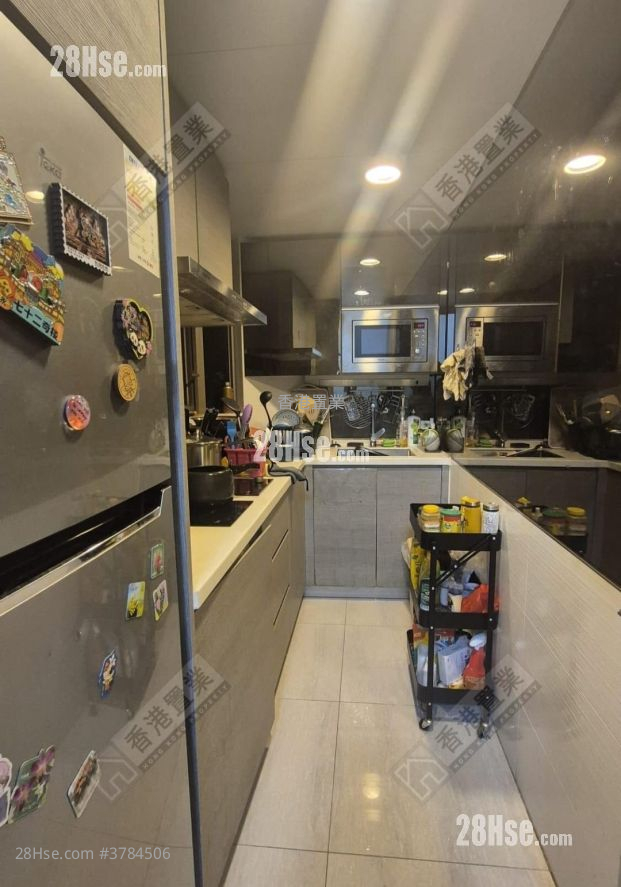 Yuccie Square Sell 2 Bedrooms 427 ft²