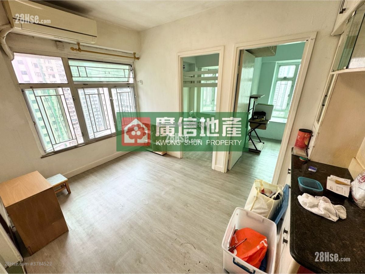 Shun On Building Sell 2 Bedrooms , 1 Bathroom 321 ft²
