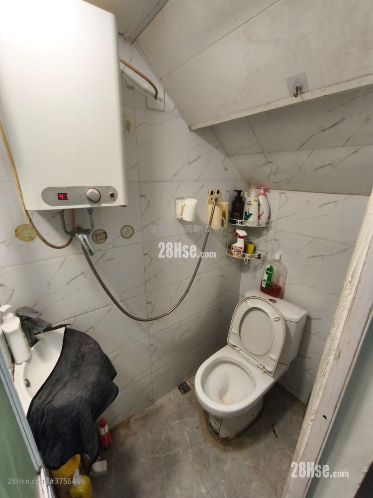 Fa Sam Hang Village Rental Studio , 1 Bathroom 120 ft²