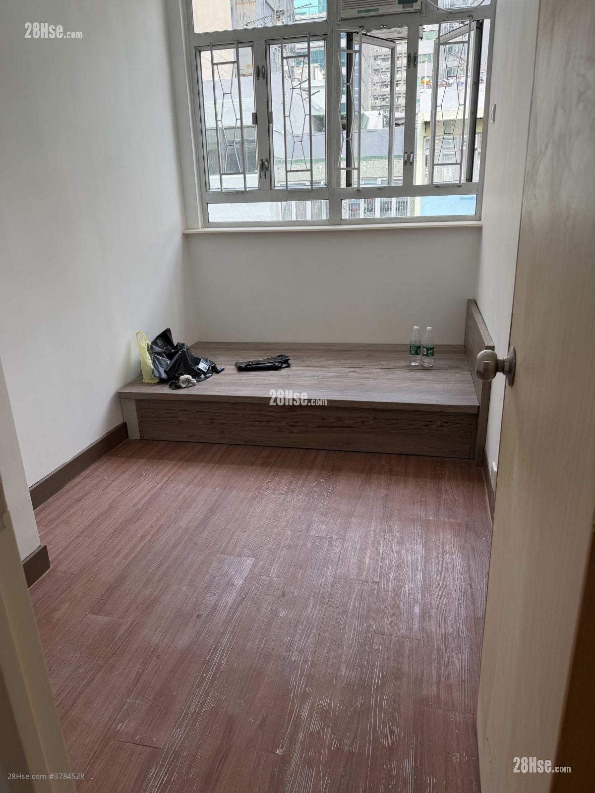 Chinese Mansion Sell 2 Bedrooms , 1 Bathroom 497 ft²