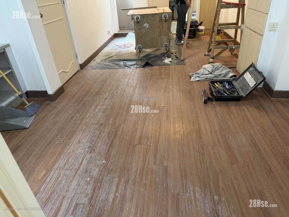 Chinese Mansion Sell 2 Bedrooms , 1 Bathroom 497 ft²