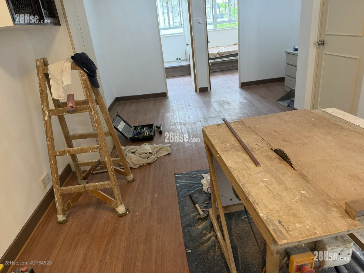 Chinese Mansion Sell 2 Bedrooms , 1 Bathroom 497 ft²