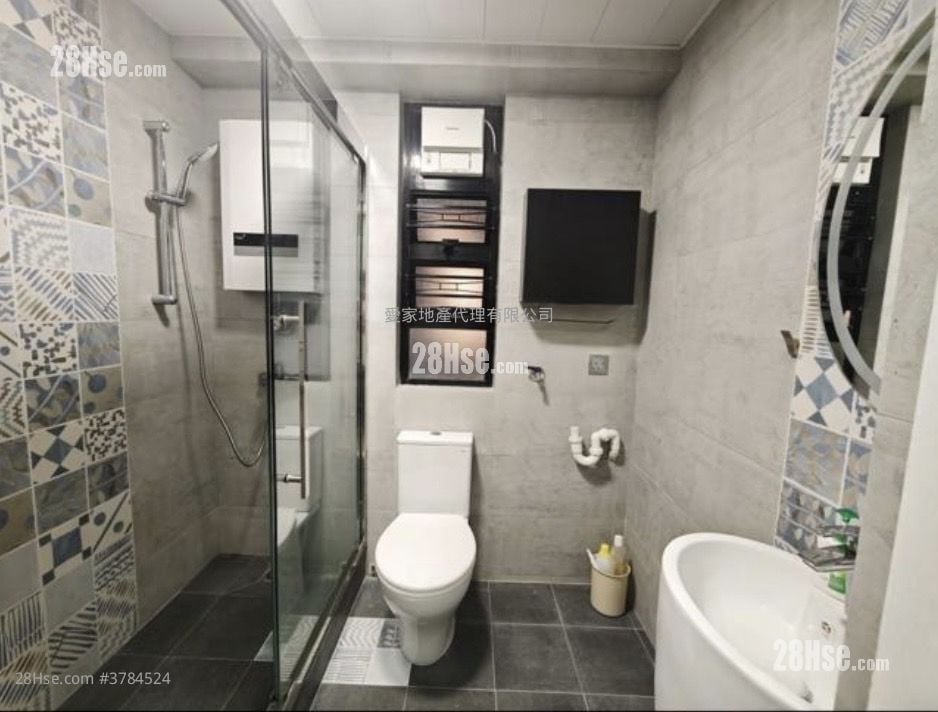 Kornhill Rental 2 Bedrooms 531 ft²