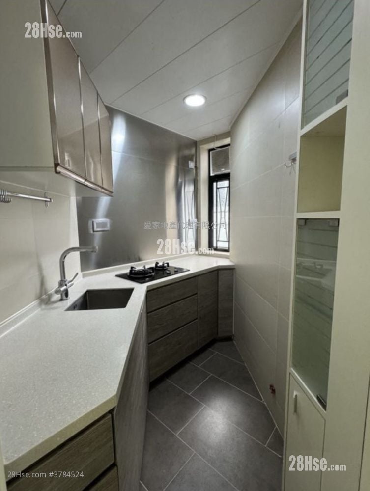 Kornhill Rental 2 Bedrooms 531 ft²