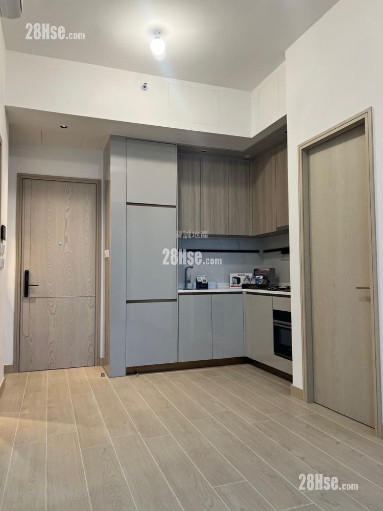 Gold Coast Bay Rental 2 Bedrooms , 1 Bathroom 447 ft²