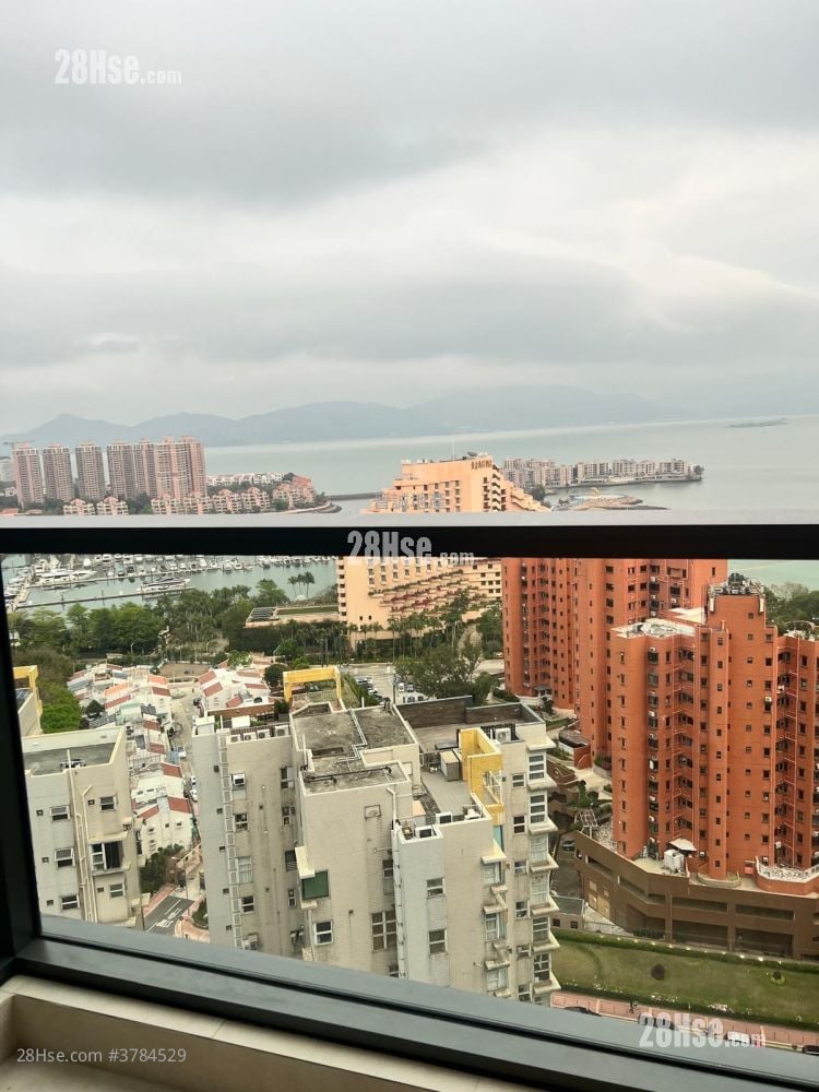 Gold Coast Bay Rental 2 Bedrooms , 1 Bathroom 447 ft²