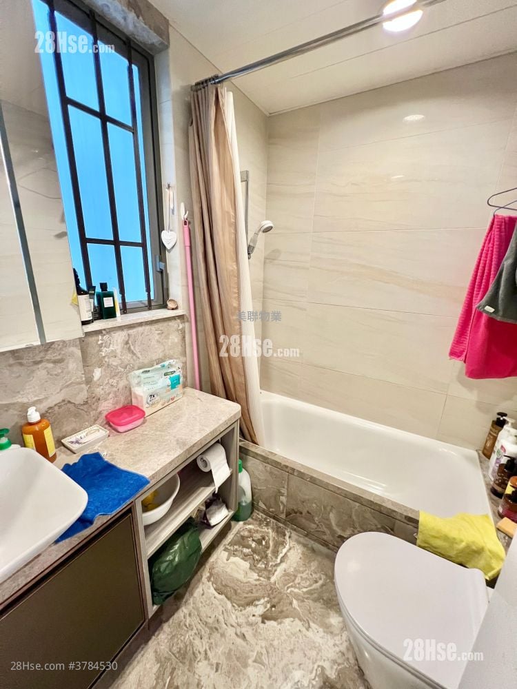 Sea To Sky Sell 2 Bedrooms 473 ft²