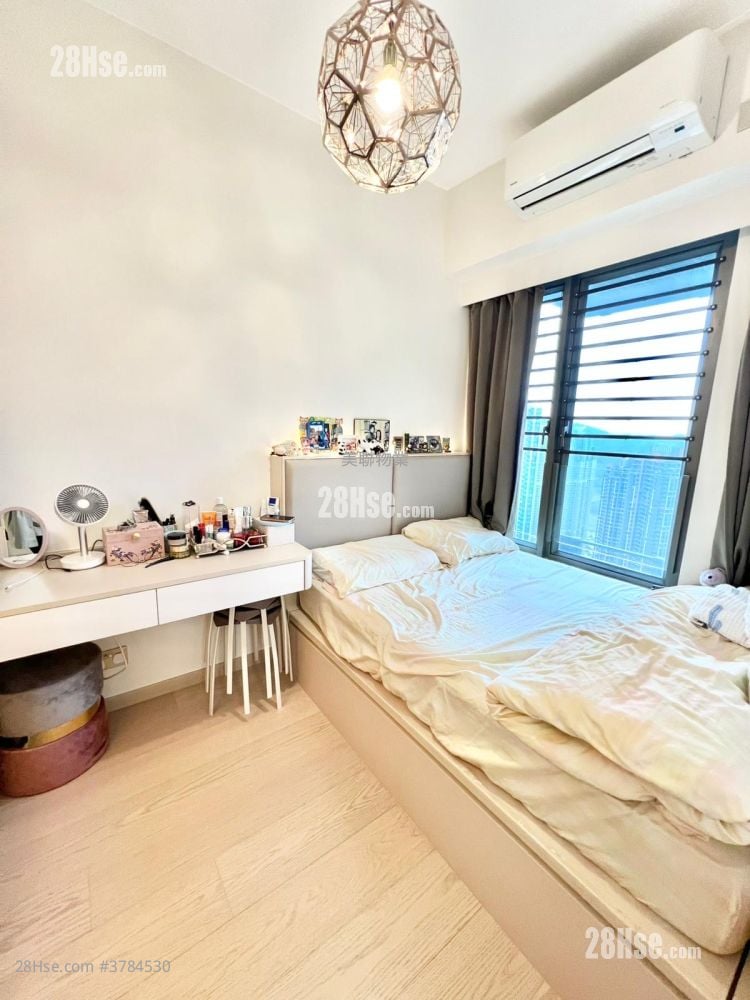 Sea To Sky Sell 2 Bedrooms 473 ft²