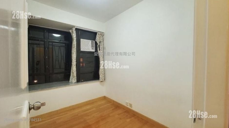 Kornhill Rental 3 Bedrooms , 2 Bathrooms 835 ft²