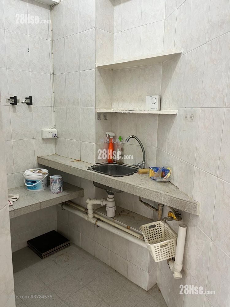 高高大楼 售盘 1 浴室 272 平方尺