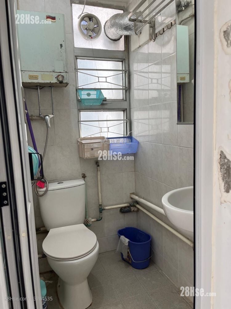 高高大楼 售盘 1 浴室 272 平方尺