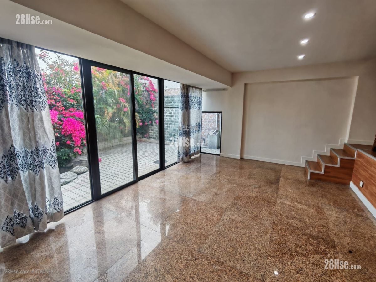 Fiona Garden Rental 5+ Bedrooms , 4 Bathrooms 2,699 ft²