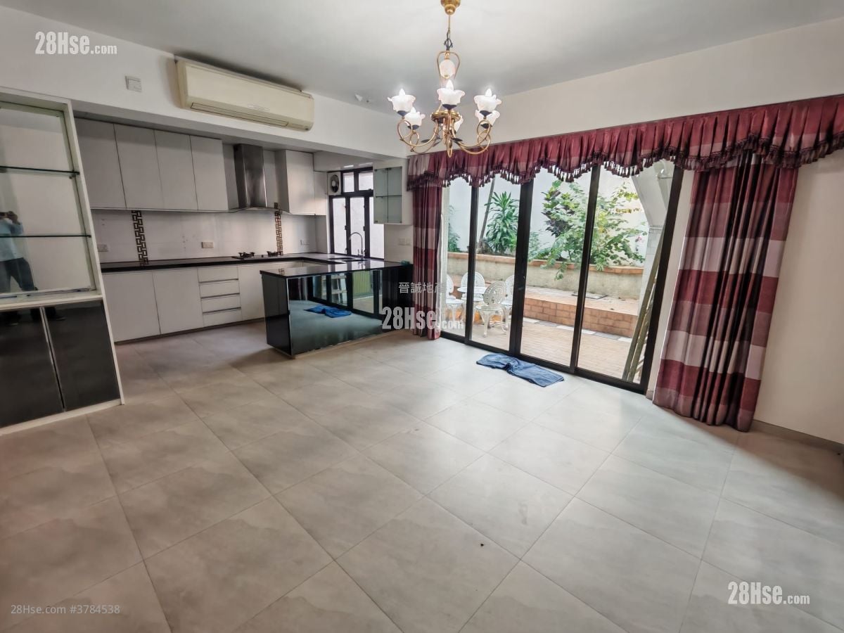 Fiona Garden Rental 5+ Bedrooms , 4 Bathrooms 2,699 ft²