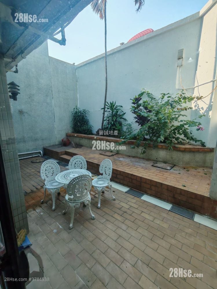 Fiona Garden Rental 5+ Bedrooms , 4 Bathrooms 2,699 ft²