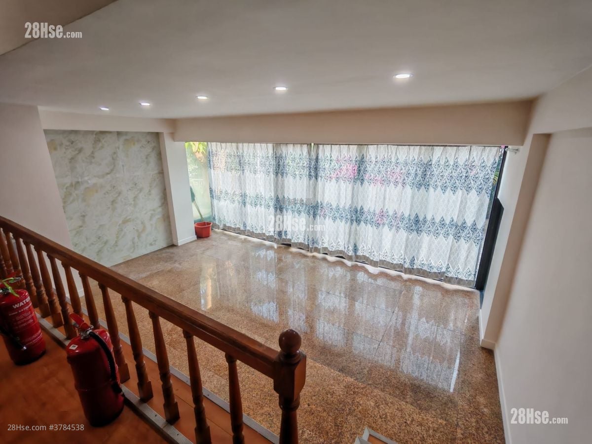 Fiona Garden Rental 5+ Bedrooms , 4 Bathrooms 2,699 ft²