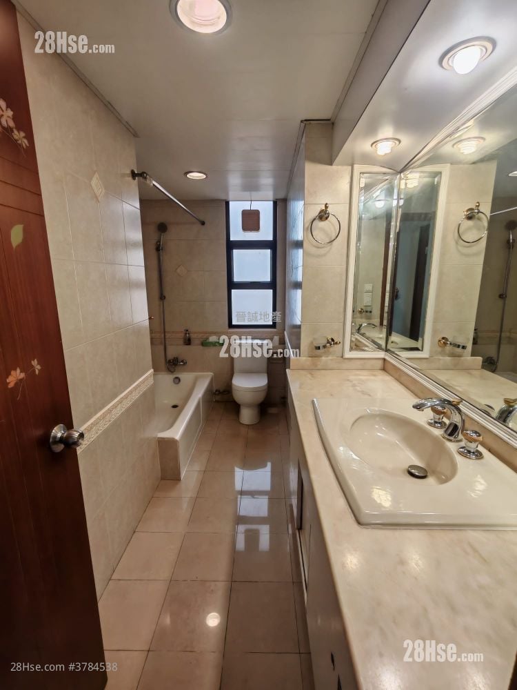 Fiona Garden Rental 5+ Bedrooms , 4 Bathrooms 2,699 ft²