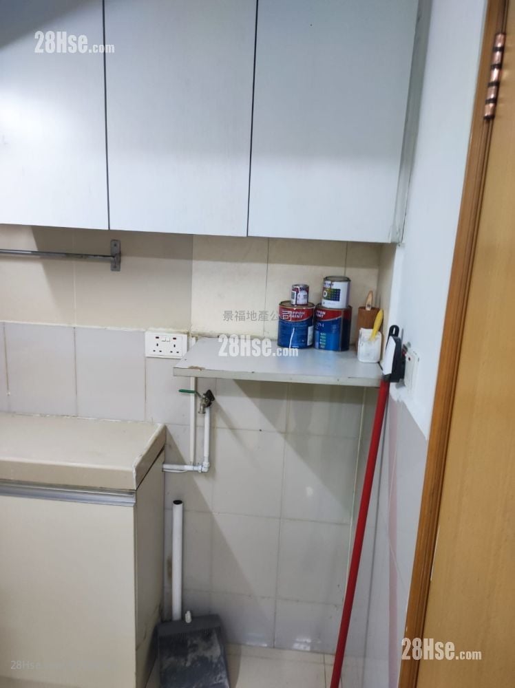 Cheong Lok Mansion Sell 2 Bedrooms 310 ft²