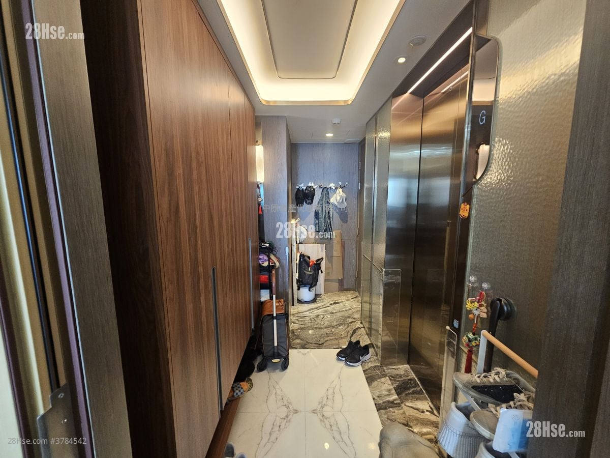 Grand Victoria Sell 2 Bedrooms , 3 Bathrooms 977 ft²