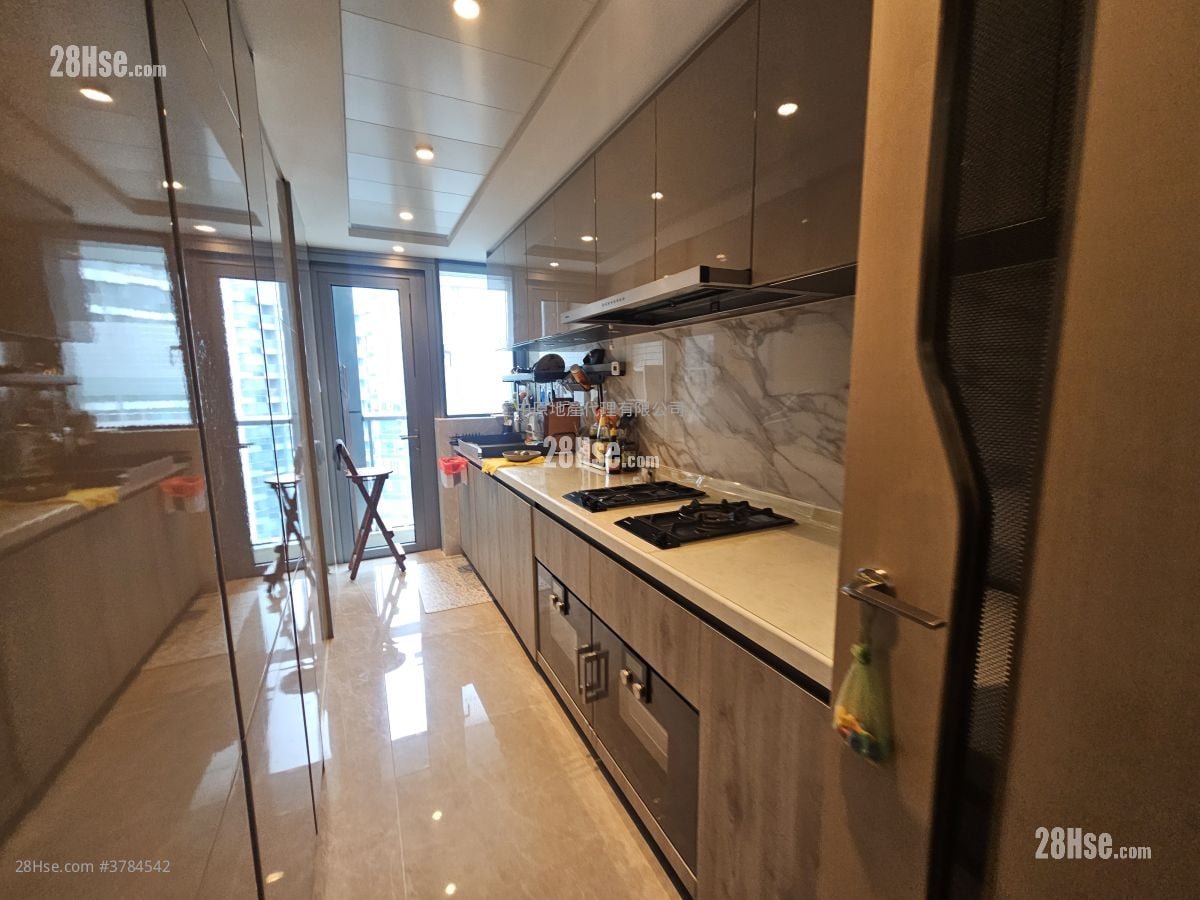 Grand Victoria Sell 2 Bedrooms , 3 Bathrooms 977 ft²