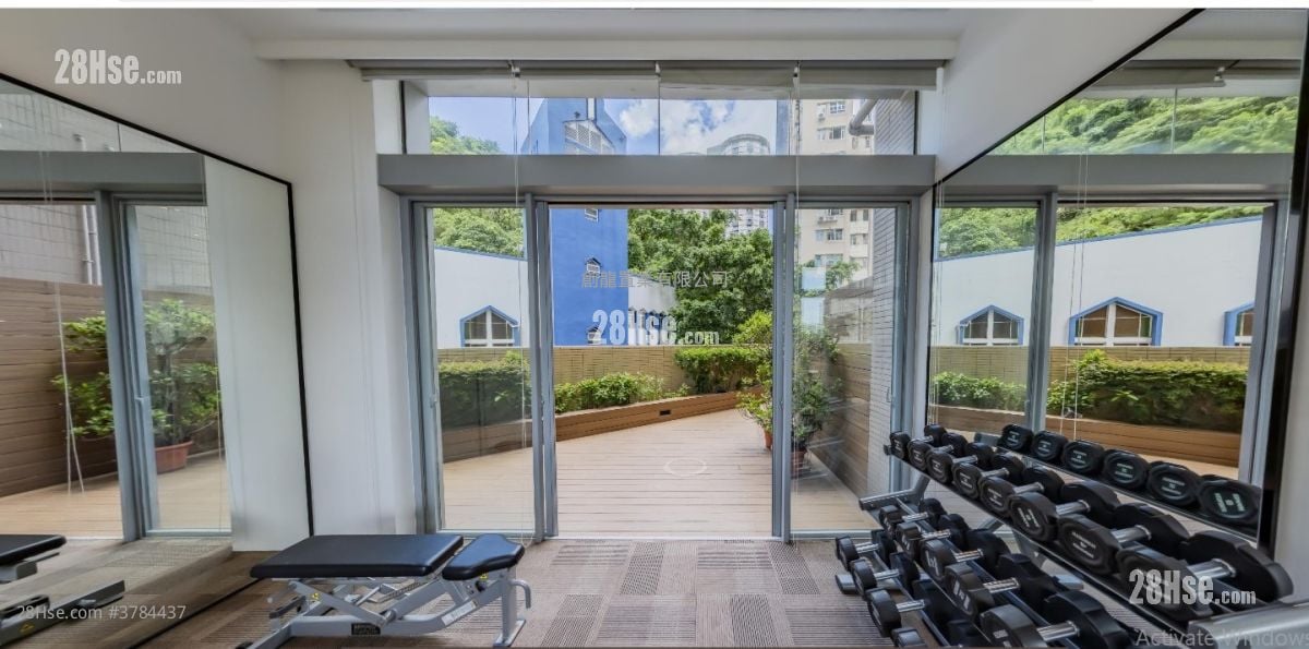 Apartment Rental 2 Bedrooms , 2 Bathrooms 880 ft²