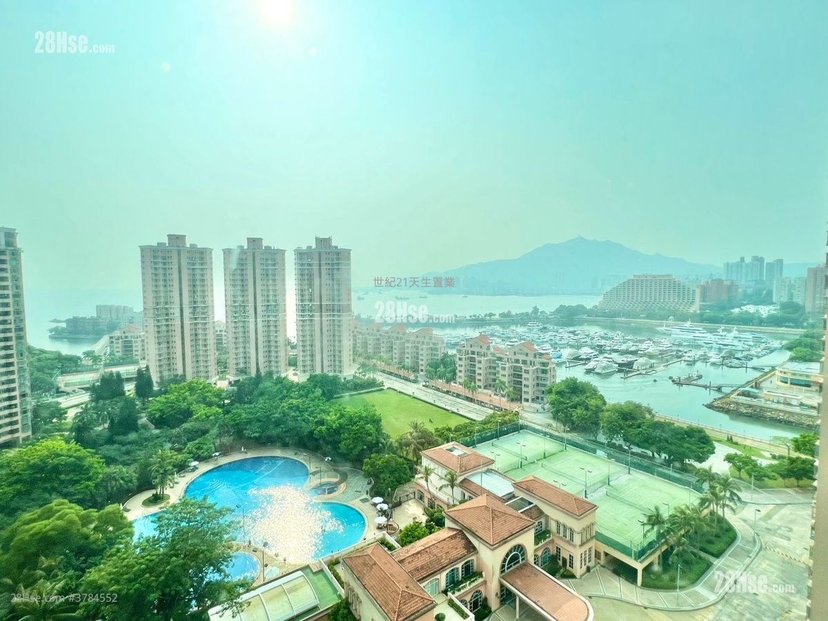 Hong Kong Gold Coast Sell 4 Bedrooms , 2 Bathrooms 1,070 ft²