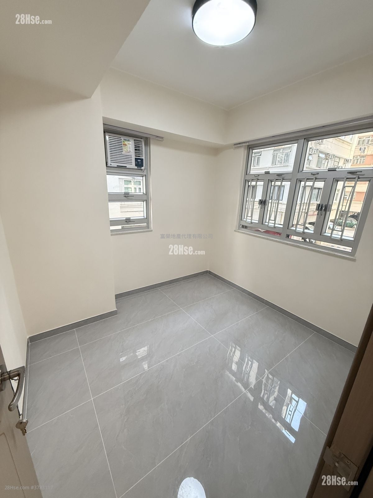 Whampoa Estate Sell 2 Bedrooms , 1 Bathroom 401 ft²