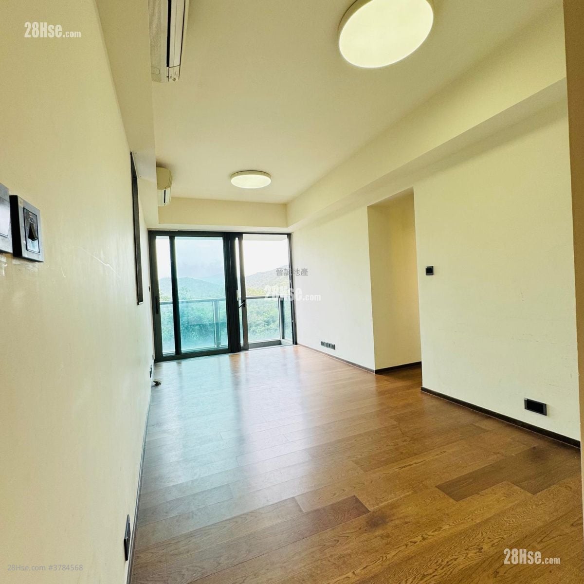 Le Pont Sell 3 Bedrooms , 2 Bathrooms 738 ft²