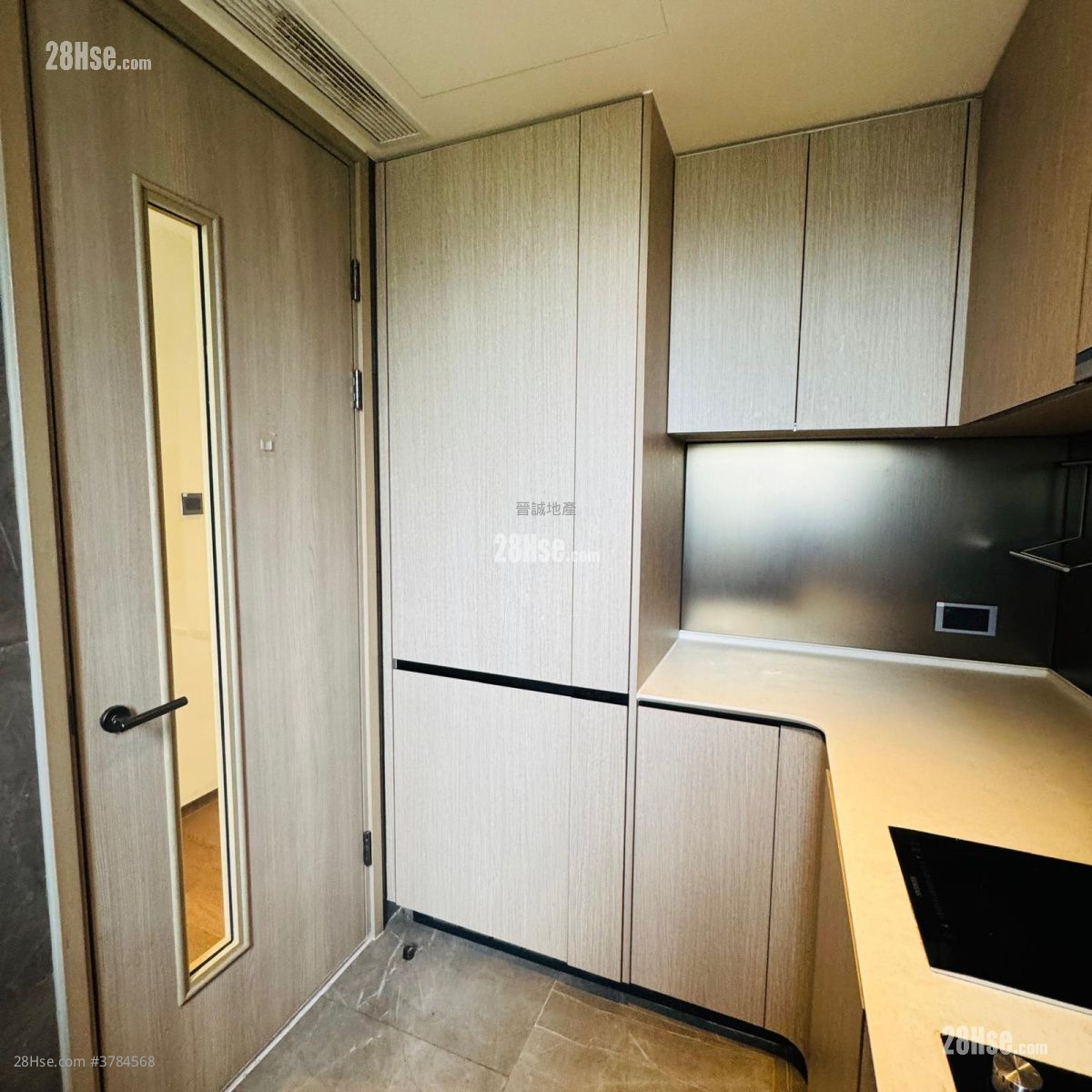 Le Pont Sell 3 Bedrooms , 2 Bathrooms 738 ft²