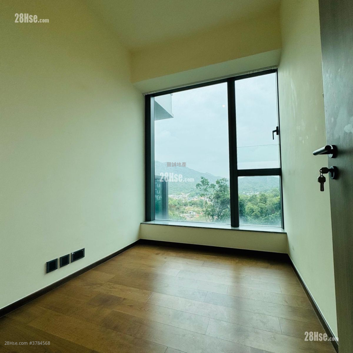 Le Pont Sell 3 Bedrooms , 2 Bathrooms 738 ft²