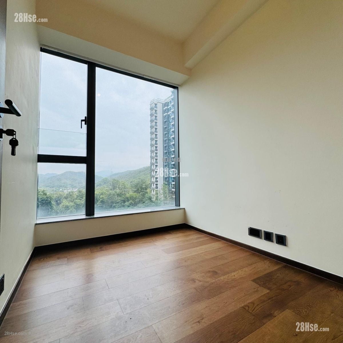 Le Pont Sell 3 Bedrooms , 2 Bathrooms 738 ft²