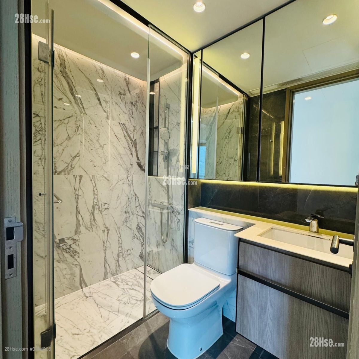 Le Pont Sell 3 Bedrooms , 2 Bathrooms 738 ft²