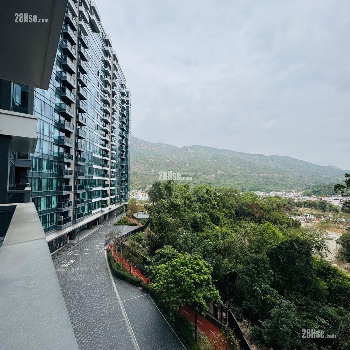 Le Pont Sell 3 Bedrooms , 2 Bathrooms 738 ft²