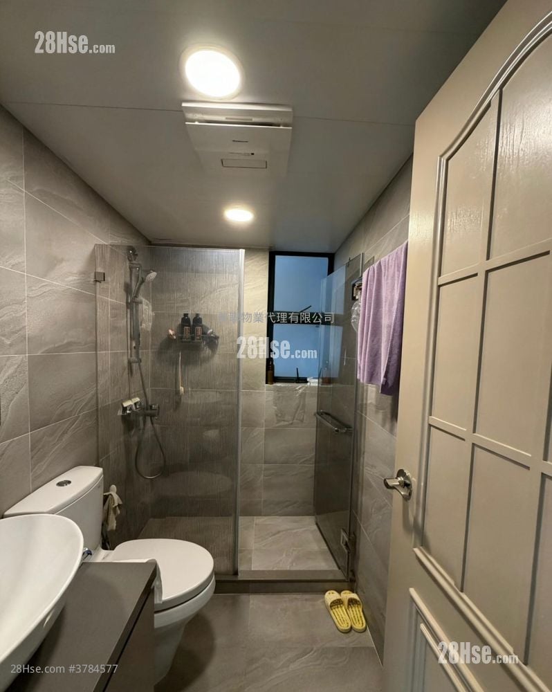 Villa Esplanada Sell 4 Bedrooms , 2 Bathrooms 829 ft²