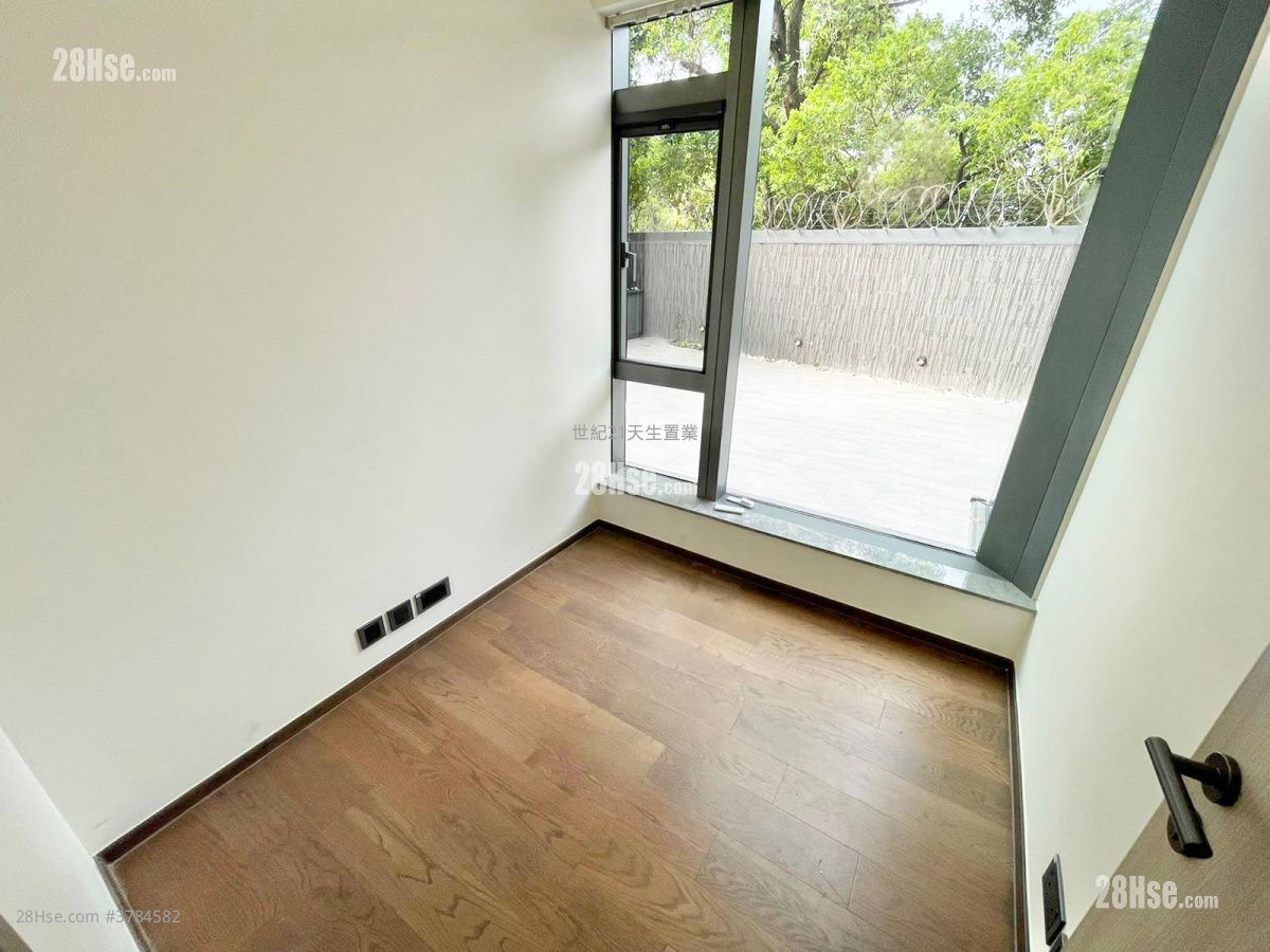 Le Pont Sell 3 Bedrooms , 2 Bathrooms 737 ft²