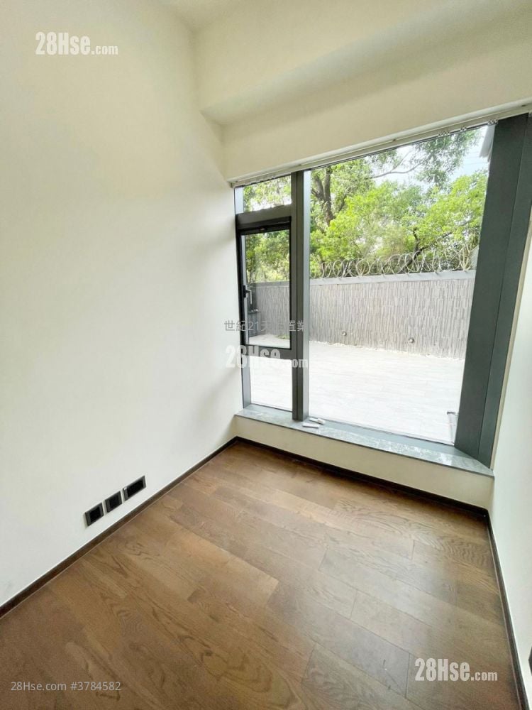 Le Pont Sell 3 Bedrooms , 2 Bathrooms 737 ft²