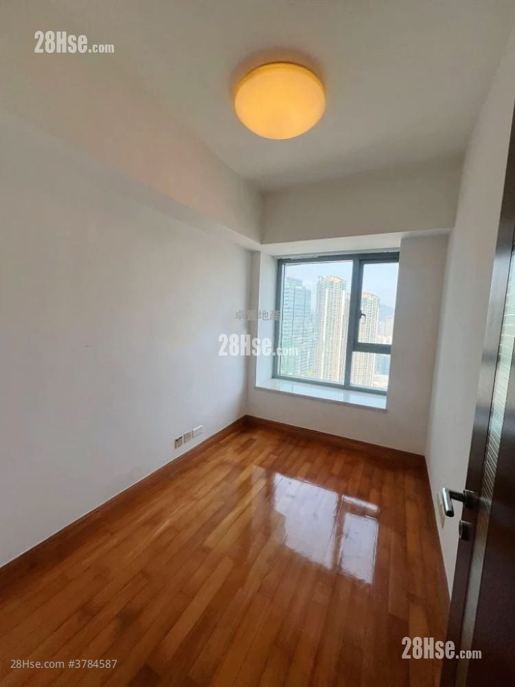 君临天下 租盘 4 房 , 3 浴室 1,058 平方尺