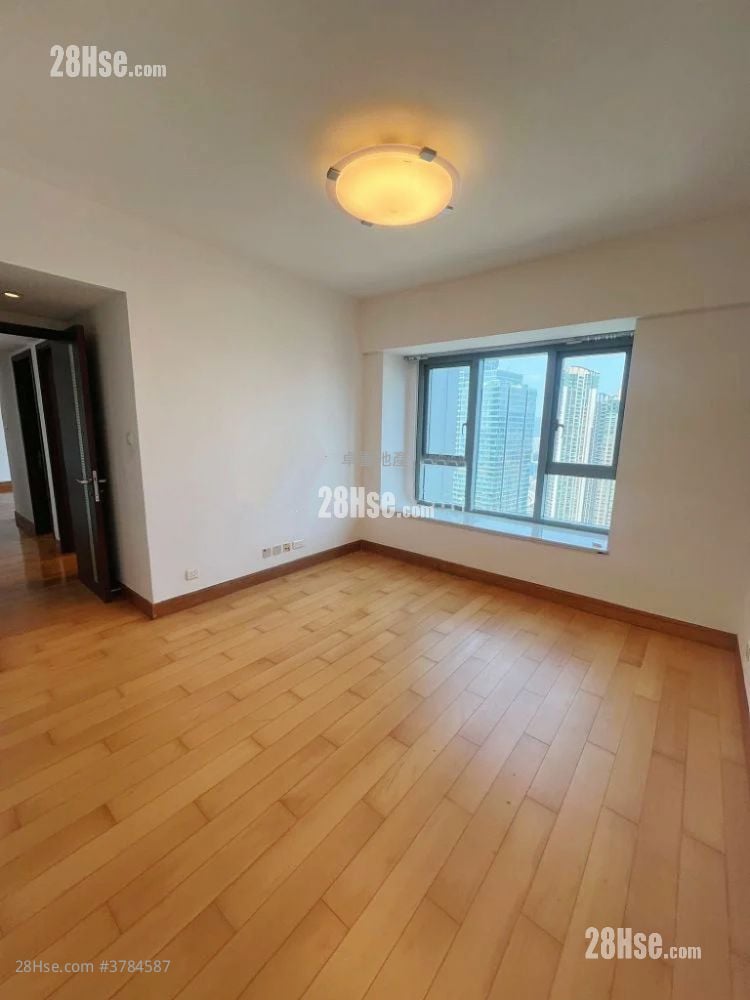 君临天下 租盘 4 房 , 3 浴室 1,058 平方尺