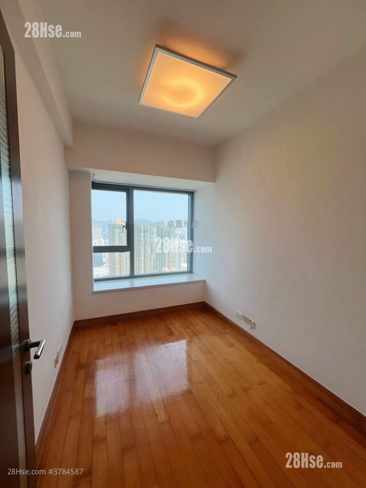 君临天下 租盘 4 房 , 3 浴室 1,058 平方尺