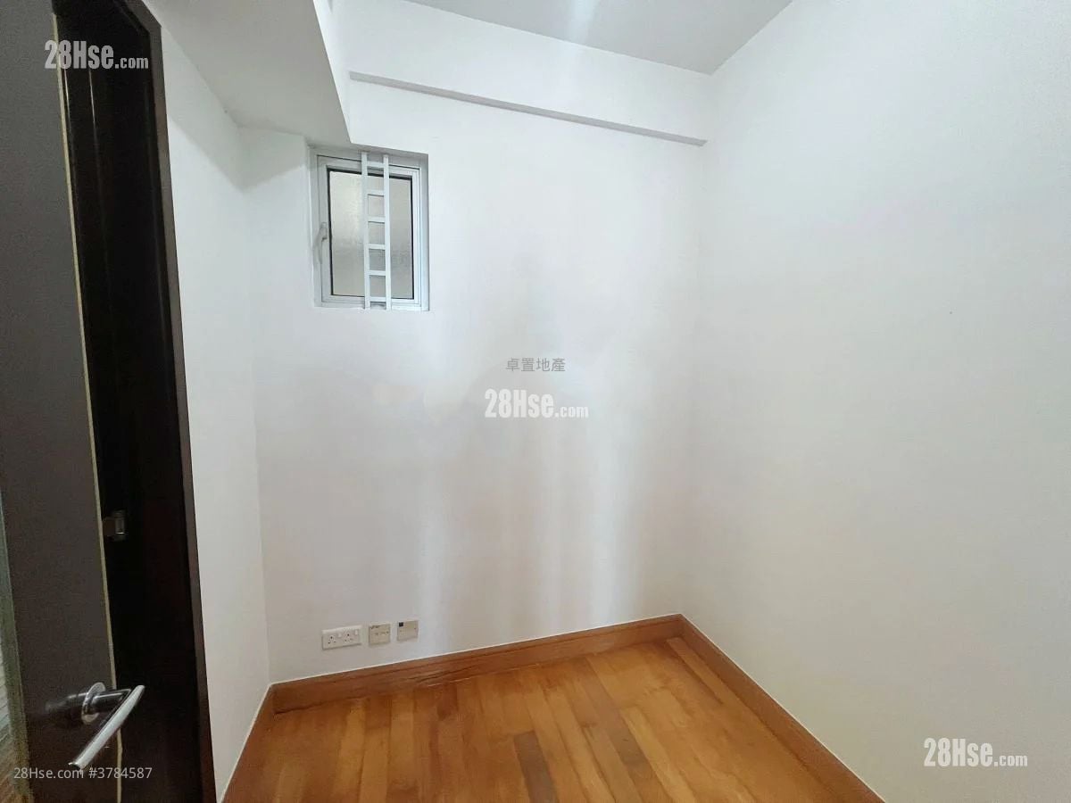 君临天下 租盘 4 房 , 3 浴室 1,058 平方尺