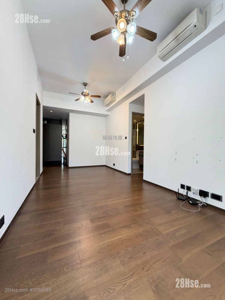 Le Pont Sell 3 Bedrooms , 2 Bathrooms 737 ft²