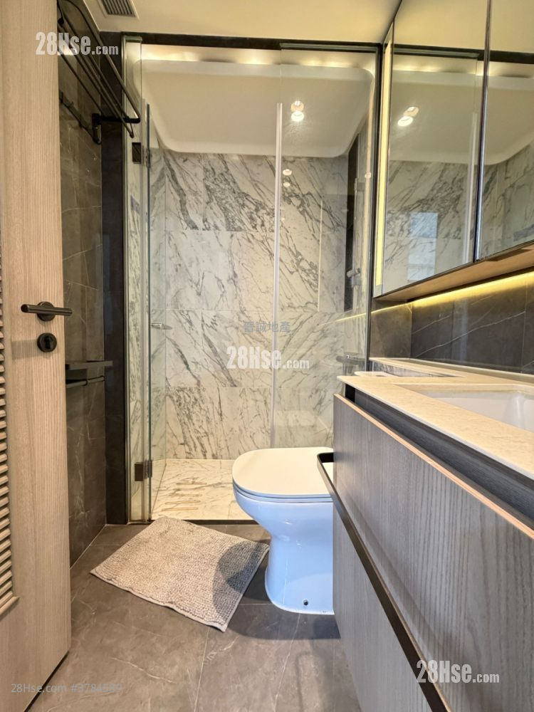 Le Pont Sell 3 Bedrooms , 2 Bathrooms 737 ft²