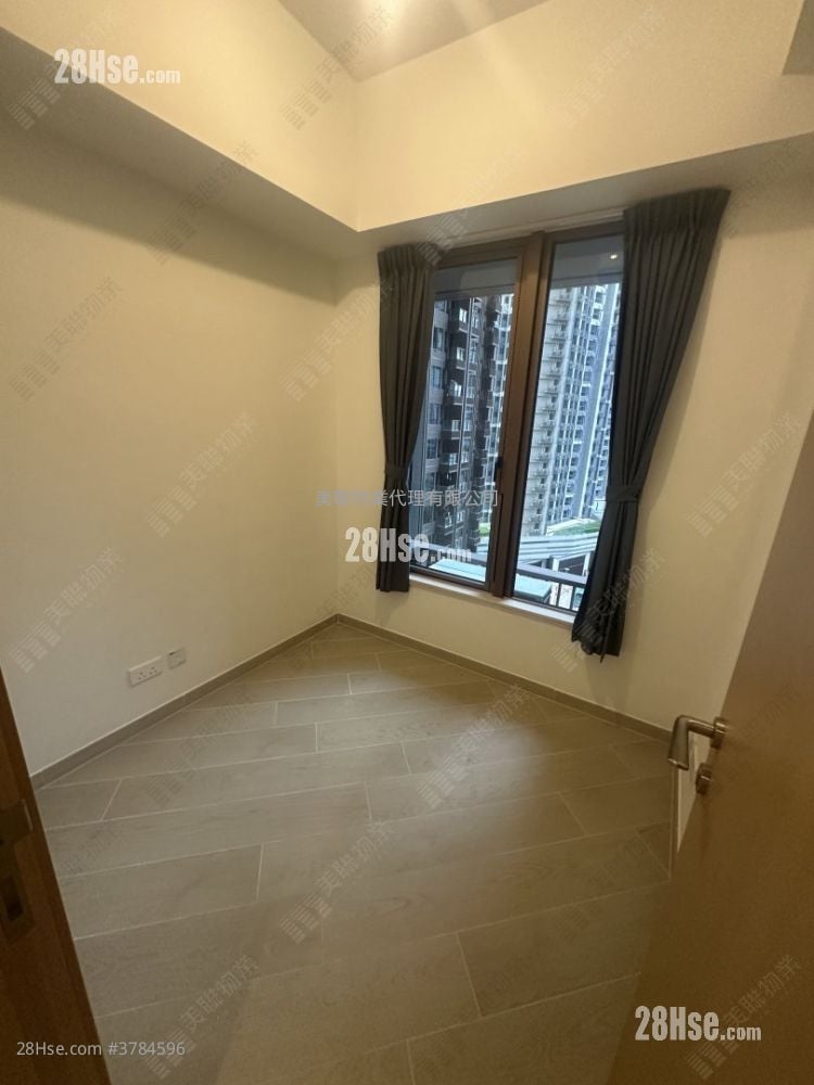 Lp10 Sell 2 Bedrooms , 1 Bathroom 512 ft²