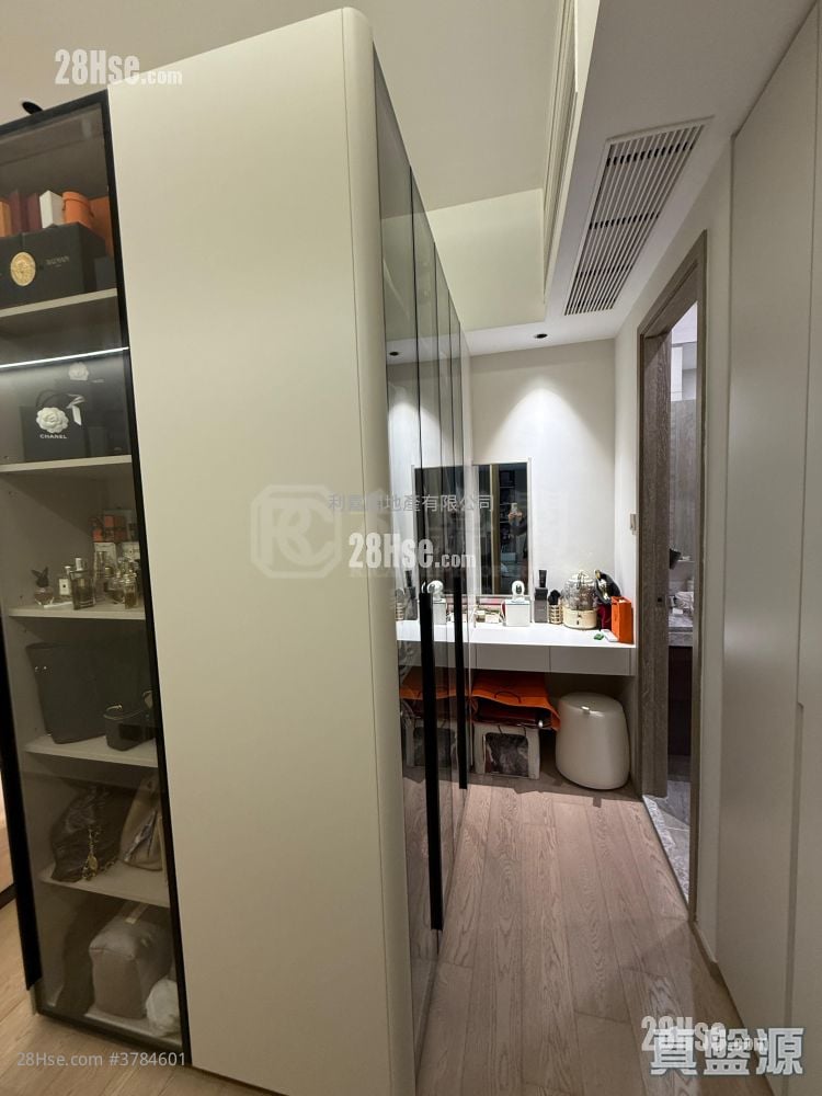 The Horizon Sell 2 Bedrooms , 2 Bathrooms 970 ft²