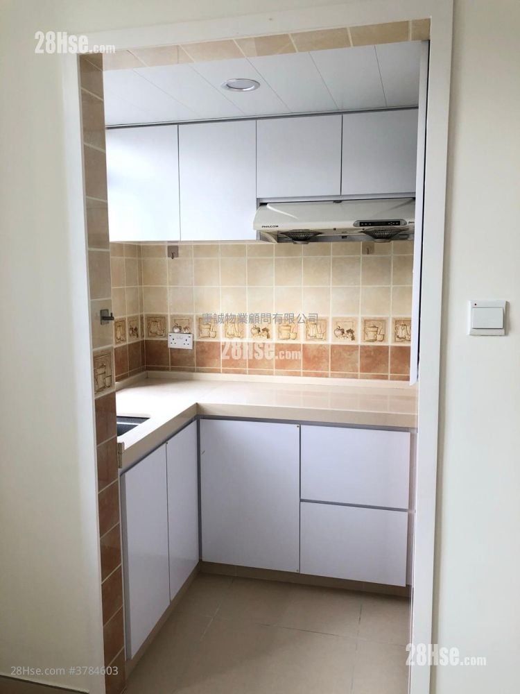 康华苑 租盘 2 房 , 1 浴室 380 平方尺