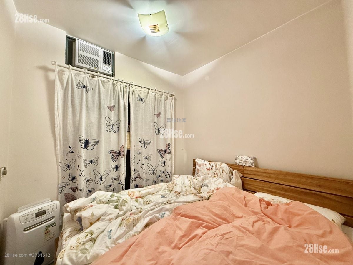 Sea Crest Villa Sell 2 Bedrooms , 1 Bathroom 435 ft²