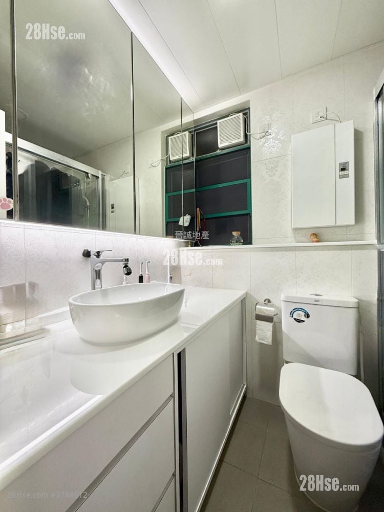 Sea Crest Villa Sell 2 Bedrooms , 1 Bathroom 435 ft²