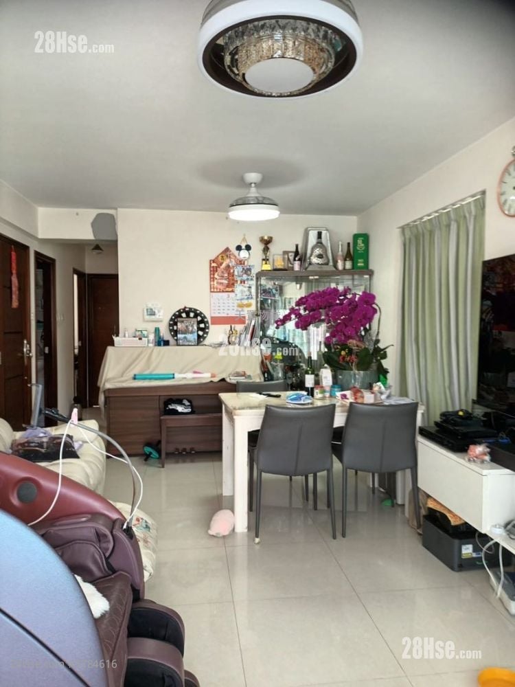 村屋 售盘 3 房 , 1 浴室 700 平方尺